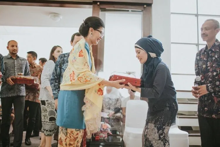 Inilah 10 Urutan Prosesi Lamaran yang Lazim di Indonesia. Saat di Mana Cewek Menjawab 'Ya' Hanya dengan Diam Saja 15