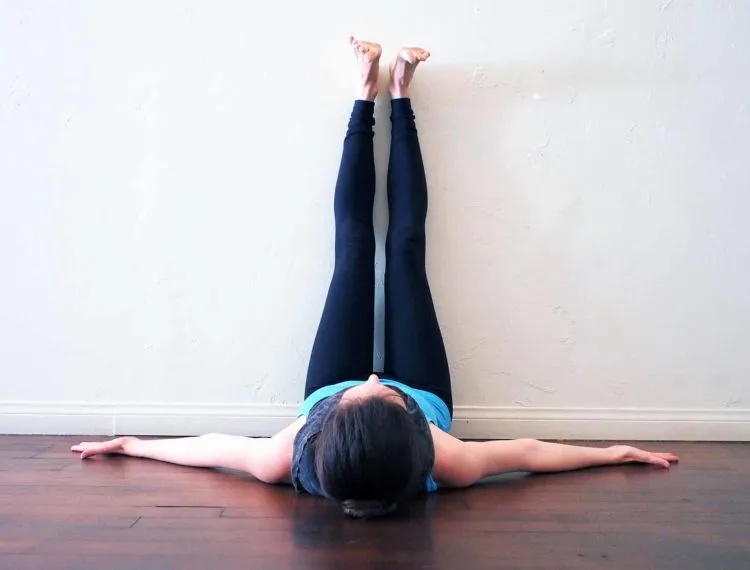 Inilah 7 Pose Yoga yang Ampuh Atasi Ngilu-ngilu di Perut Saat Menstruasi. Jangan Serba Obat Melulu! 14