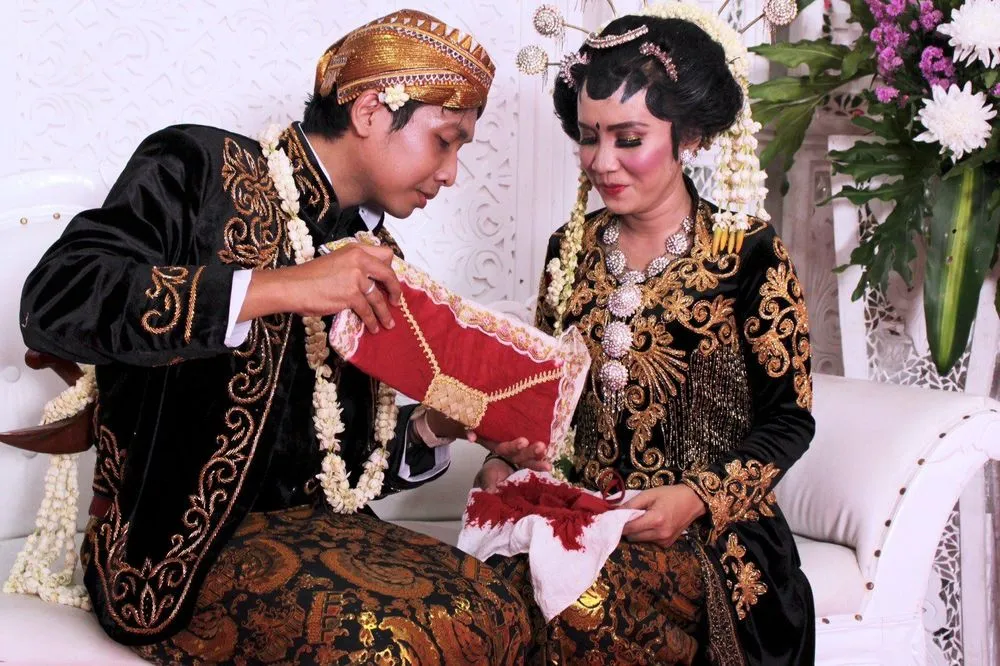 Kenyataannya, Banyak Orang yang Harus Bayar Mahal Untuk Mahar. Pernikahan Jadi Kehilangan Esensinya! 6