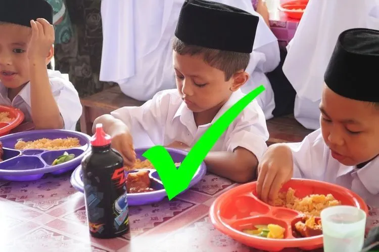 9 Alasan Konsep Resepsi Tamu Makan Sambil Berdiri Kurang Cocok Diterapkan di Indonesia 15