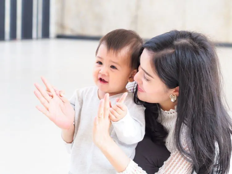 Nggak Pandai Bilang Sayang Itu Wajar. 7 Gestur Ini Bisa Mewakili dan Bikin Hatinya Hangat 13