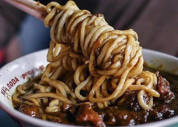 Mie Ayam Tumini, Mie Ayam Legendaris dan Paling Lezat di Jogja. Begini Rahasia Suksesnya! 4
