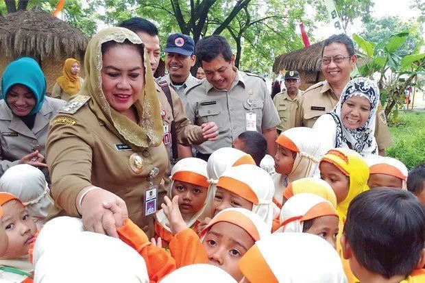 Menikah Adalah Soal Berjuang Bersama, Tapi Nggak Kayak Pasangan Bupati Klaten Ini Juga Kali 13