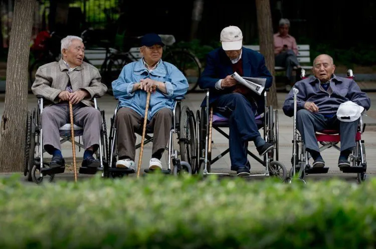 Katanya Enggan Merepotkan Anak, Nenek Berusia 92 Tahun di Cina Ini Mengurung Diri di Kandang Babi 10