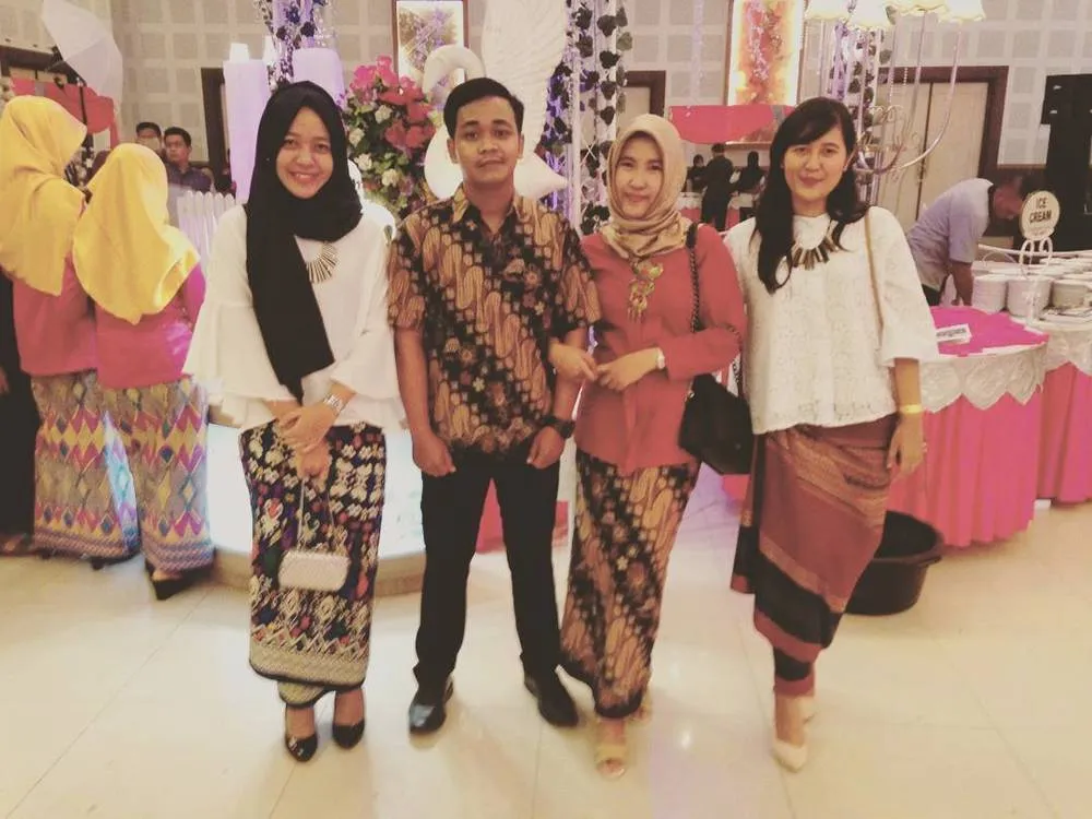 Masih Cinta Sih Masih Cinta, Tapi Jangan Lakukan 5 Hal Ini Kalau Mantan Mau Nikah 7