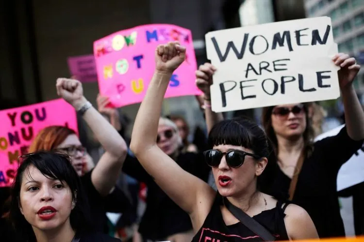 13 Foto Ini Jadi Bukti Bahwa Kebencian Terhadap Donald Trump Bisa Satukan Perempuan di Seluruh Dunia 18