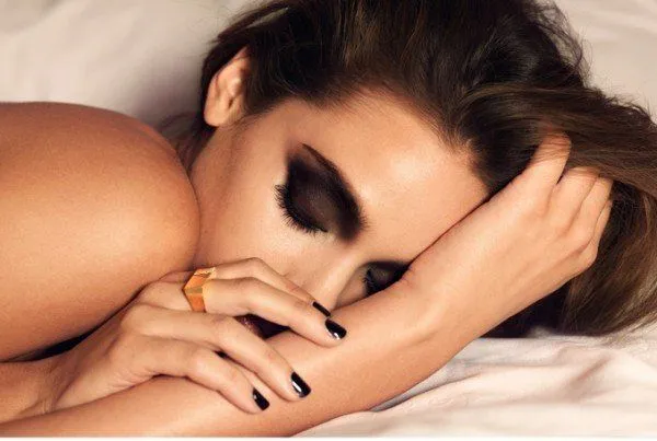 hapus dulu make up nya