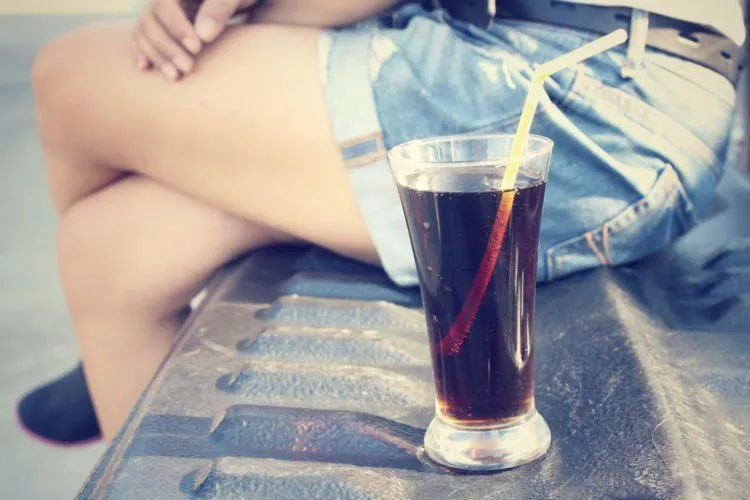 Bukan Cuma Suka Marah-marah, 8 Kebiasaan Makan dan Minum Ini Juga Bikin Kamu Cepat Tua 10