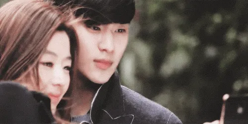 Cewek yang Suka Drama Korea Pasti Pengen Cowoknya Melakukan Gestur Manis dan Romantis Seperti Ini 29