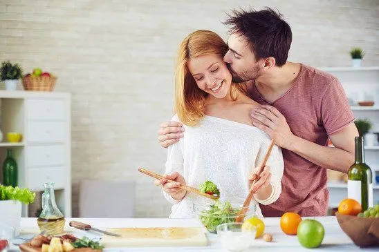 9 Kalimat ini Bisa Bikin Hati Suami Luluh Tidak Karuan. Makin Cinta Sudah Jadi Jaminan! 11