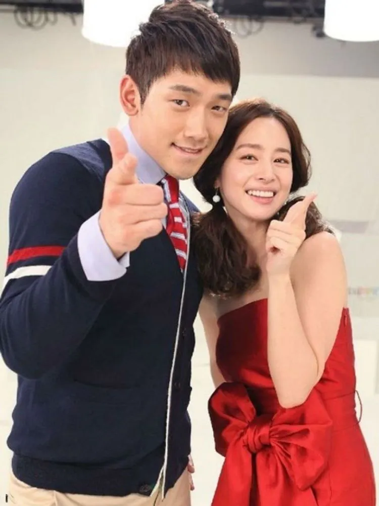 Pindah Keyakinan Hingga Jadi Pasangan Artis Terkaya, Wajar Nikahan Kim Tae Hee dan Rain Bikin Heboh 12