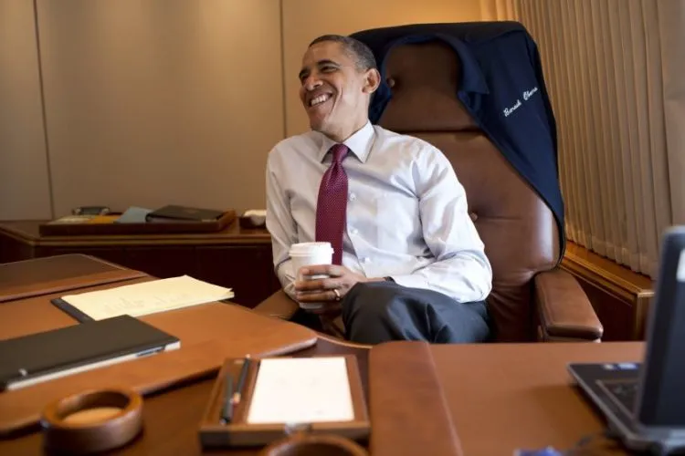 Selain Rambutnya yang Jadi Putih, Ini 10 Potret Sepak Terjang Barack Obama Sebagai Presiden AS 15