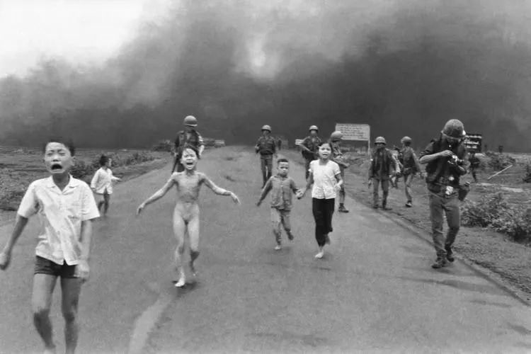 10 Foto Paling Mengharukan Sepanjang Masa. Sedih Kalau Tahu Kisah Tragis di Baliknya 20
