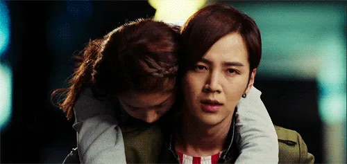 Cewek yang Suka Drama Korea Pasti Pengen Cowoknya Melakukan Gestur Manis dan Romantis Seperti Ini 42