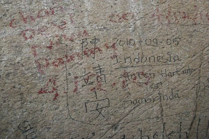 7 Kelakuan Turis Indonesia di Luar Negeri yang Nggak Banget. Kamu Juga Begini Nggak Sih? 13
