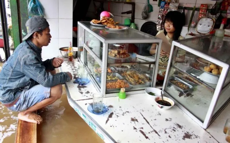 Dari Tegal Sampai Mendunia, Ini 15 Fakta Unik Tentang Warteg yang Orang Indonesia Harus Tahu 26