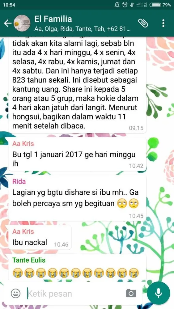 20 Chat Absurd Ala Grup WhatsApp Keluarga yang Kadang Pengen Bikin Kita Left, Tapi Takut Durhaka 26