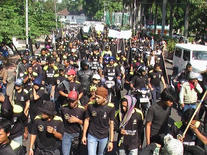 Sepak Bola Kembali Bisa Ademkan Suasana. Di Karawang, GMBI dan FPI yang Berseteru Pun Main Bersama 6