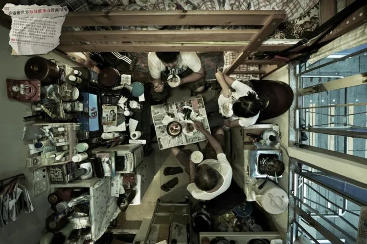 Realita Cage House Hong Kong. Meski Jadi Pusat Bisnis Dunia, Ternyata Banyak Warga Hidup Tak Layak 24