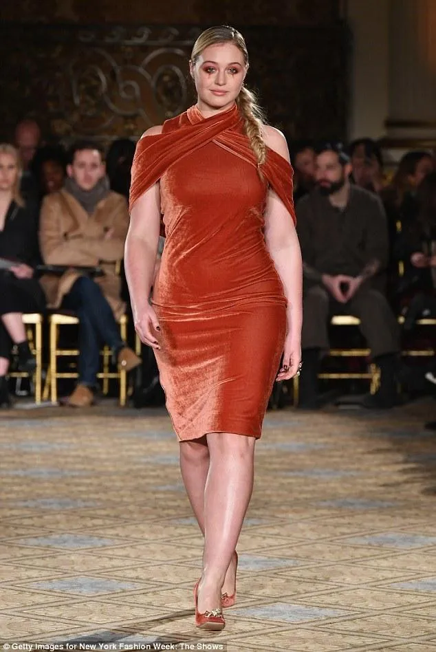 13 Model Plus Size yang Mendobrak Tradisi. Mereka Berjalan di Catwalk dengan Percaya Diri 16