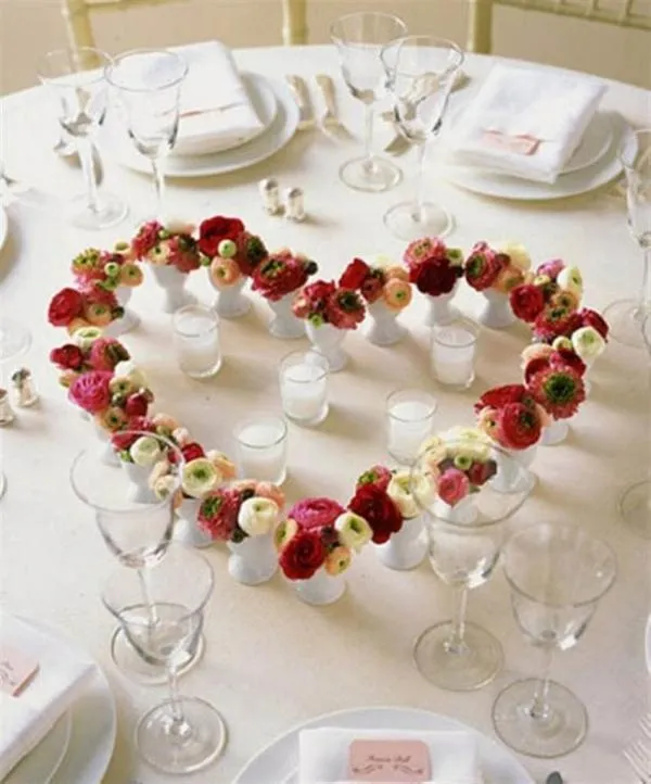 14 Dekorasi Meja Romantis untuk Dinner Bareng Pasangan, Sambut Perayaan Kasih Sayang yang Berkesan 21
