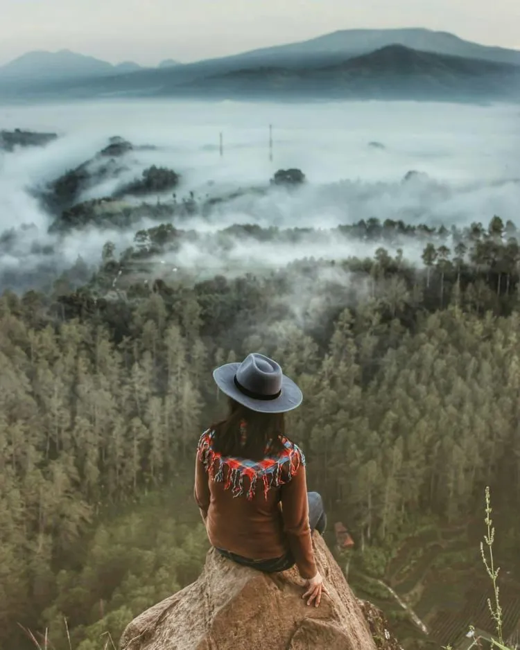 12 Aksesoris Cewek yang Harus Dibawa Saat Traveling. Biar Foto di Instagram Nggak Malu-maluin! 14