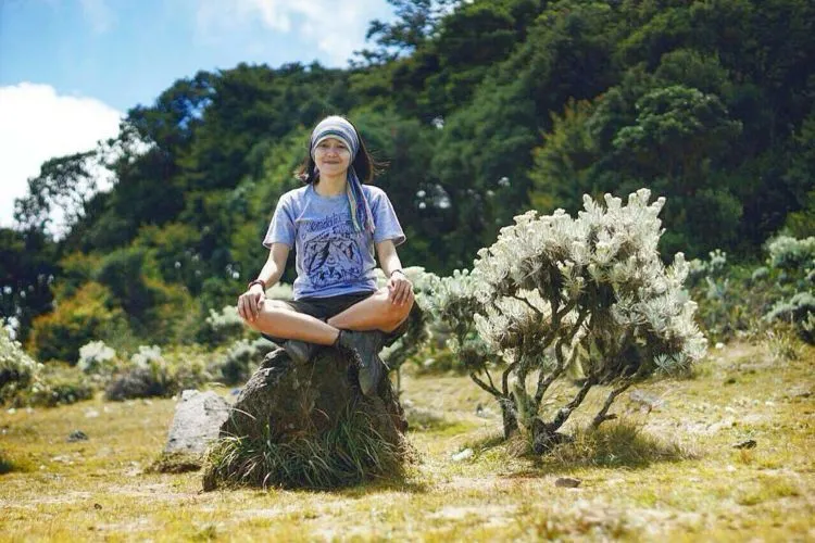 12 Aksesoris Cewek yang Harus Dibawa Saat Traveling. Biar Foto di Instagram Nggak Malu-maluin! 22