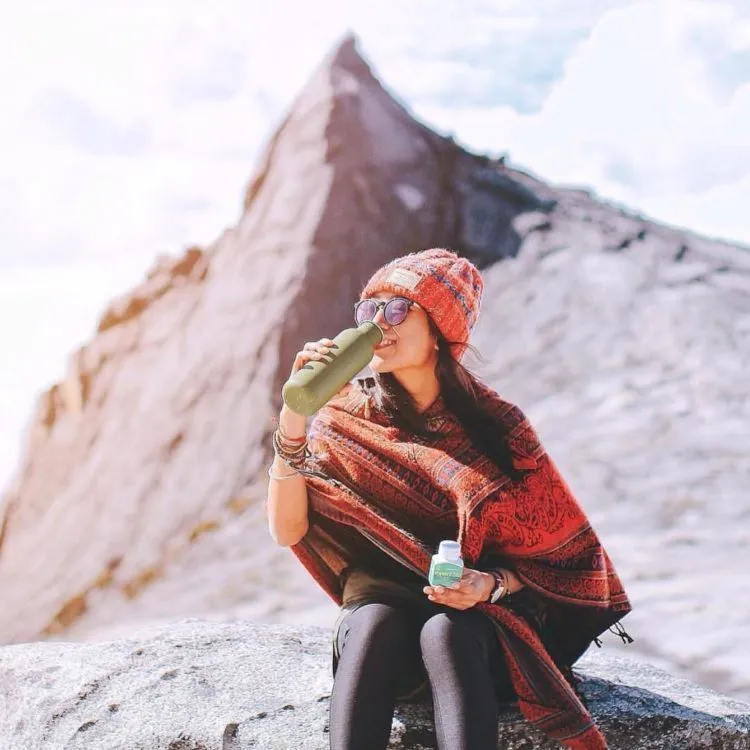 12 Aksesoris Cewek yang Harus Dibawa Saat Traveling. Biar Foto di Instagram Nggak Malu-maluin! 17
