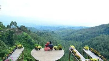 Satu Lagi Destinasi Hits di Malang. Flower Garden Coban Rais Harus Segera Kamu Datangi Bersama Pasangan!
