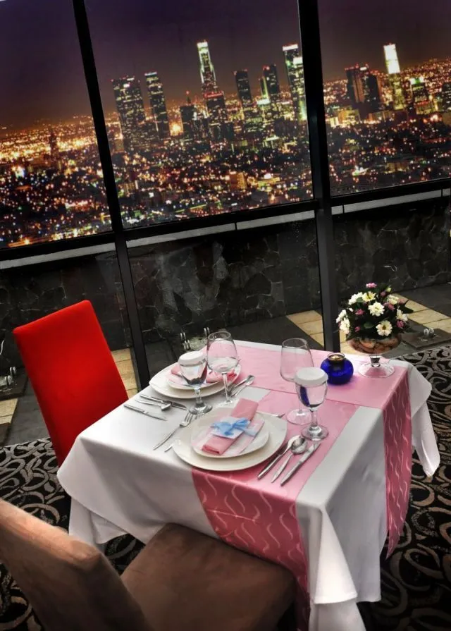 Merayakan valentine sekalian ngelamar pasanagan boleh juga