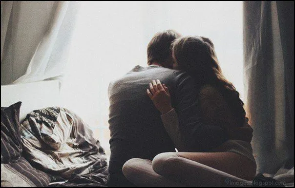 6 Sikap yang Jadi Tanda Cowok Masih Sayang Sama Mantannya. Sabar Ya 9