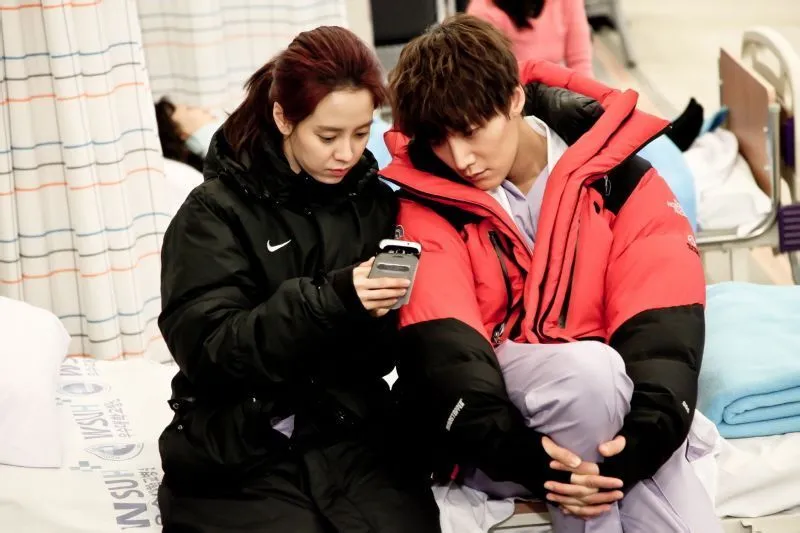 6 Hal Inilah yang Ditakuti Cowok Ketika Handphone-nya Dipinjam Pacar. Daripada Harus Capek Jelasin! 7