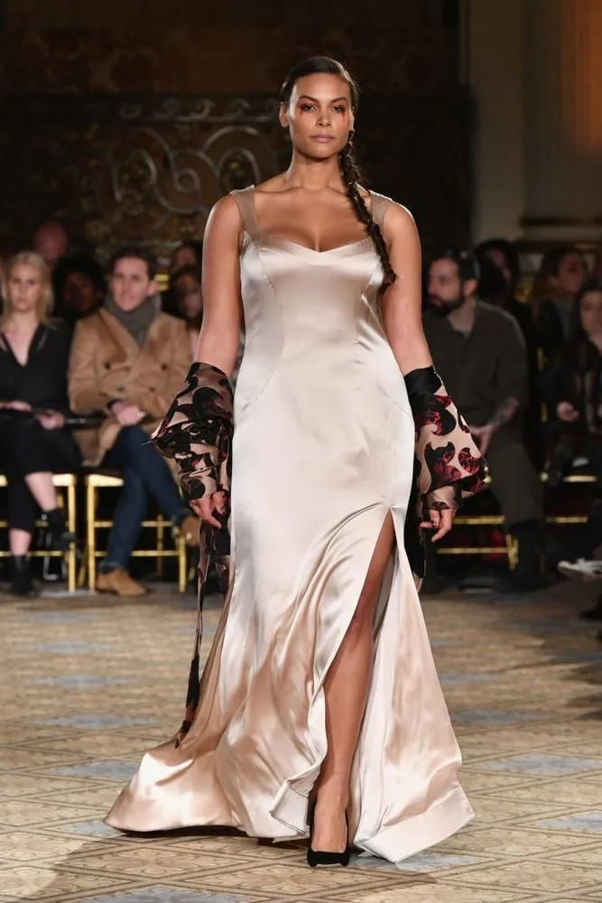 13 Model Plus Size yang Mendobrak Tradisi. Mereka Berjalan di Catwalk dengan Percaya Diri 17
