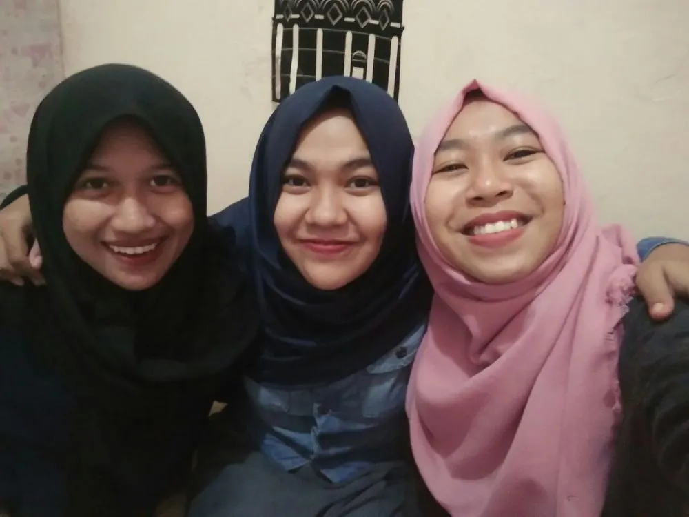 Perempuan yang Ingin Diceritakan : Stay close, don&rsquo;t go