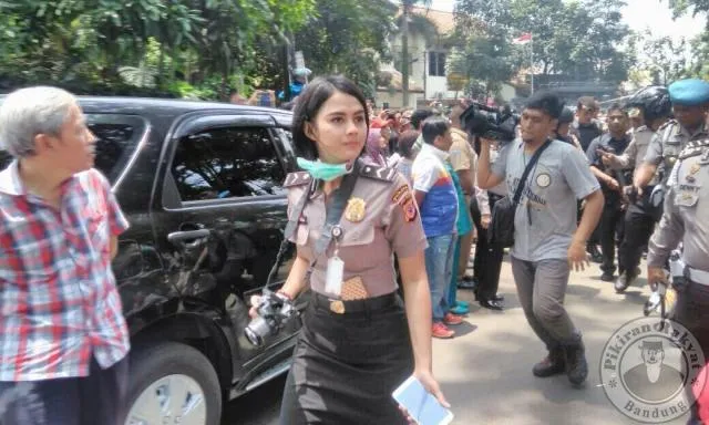 Bripda Ismi Aisyah, Polwan Cantik yang Mengamankan Rasa Takutmu Meski Ada Bom Meledak di Bandung 5