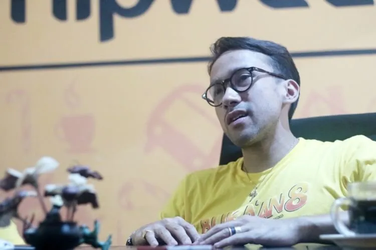 Wawancara Eksklusif Chicco Jerikho: Karena Cowok Paling Cool Juga Bakal Panik Pas Istri Melahirkan 8
