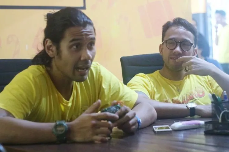 Wawancara Eksklusif Chicco Jerikho: Karena Cowok Paling Cool Juga Bakal Panik Pas Istri Melahirkan 6