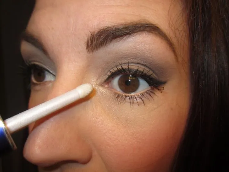 Belajar Pakai Eyeshadow Itu Gampang Kok, Ikuti 5 Panduan Memulas Sesuai Bagian Mata Ini 8