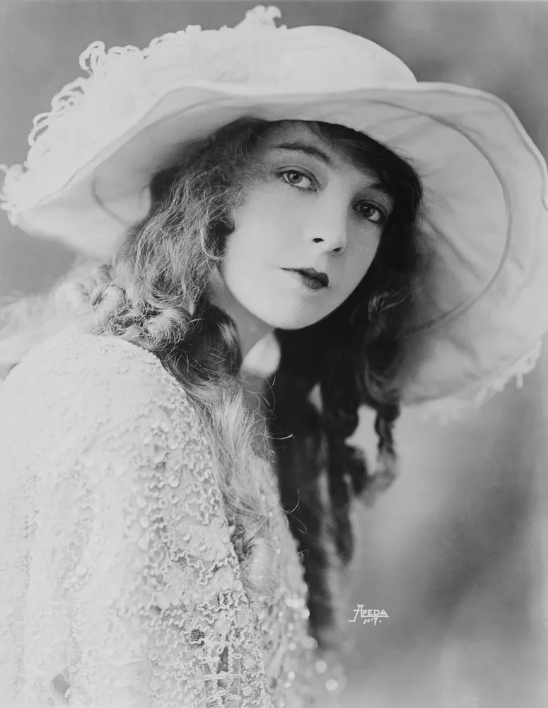 Jajaran Wajah yang Disebut Cantik Dari 1930 Sampai Sekarang. Definisi Cantik Itu Nggak Tetap! 14