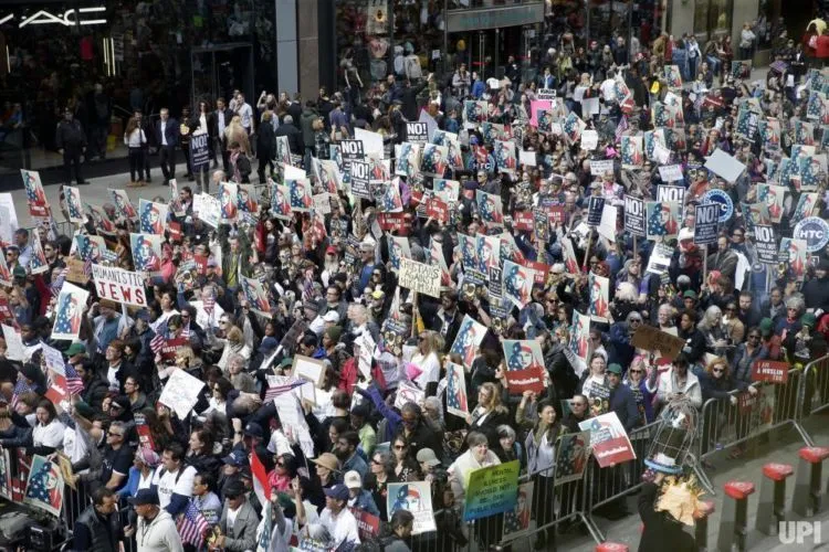 10 Potret Aksi Solidaritas 'I Am a Muslim Too'. Jawaban Warga AS Atas Larangan Kontroversial Trump 17