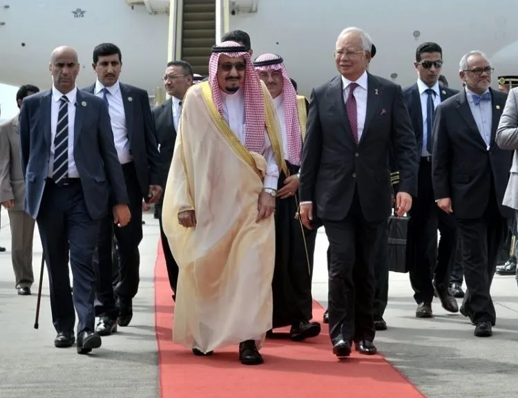 Penyambutan Heboh dan Luar Biasa, Ternyata Ini Alasan King Salman Sekeluarga Berkunjung Ke Indonesia 6