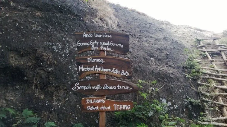 Kisah Misteri Saat Mendaki Gunung Api Purba Nglanggeran, Jogja. Ada Mbok Jamu Gendong di Tengah Malam! 7
