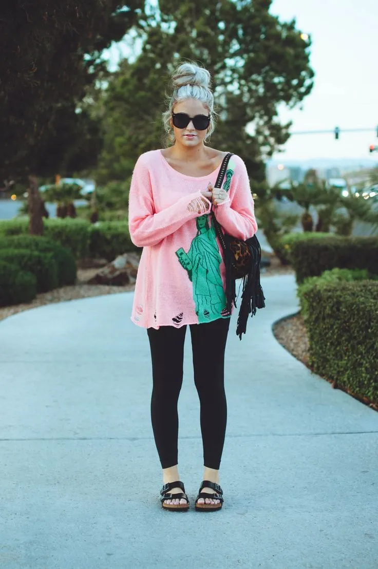 17 Ide OOTD Baju Pink yang Nggak Terlalu Feminin 20