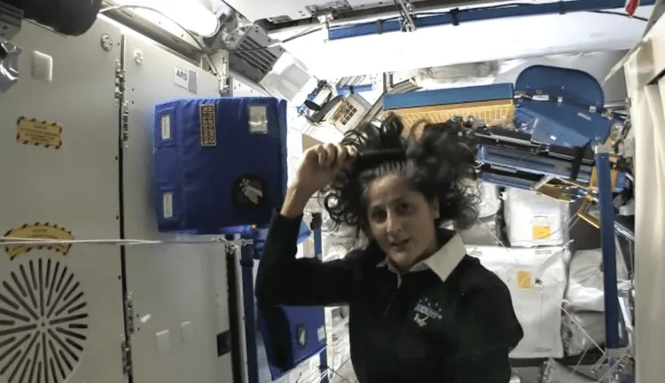 Mau Ngintip Keseharian Astronot di Luar Angkasa? Lihat Deh 10 Foto Diari Mereka yang Seru Ini 15
