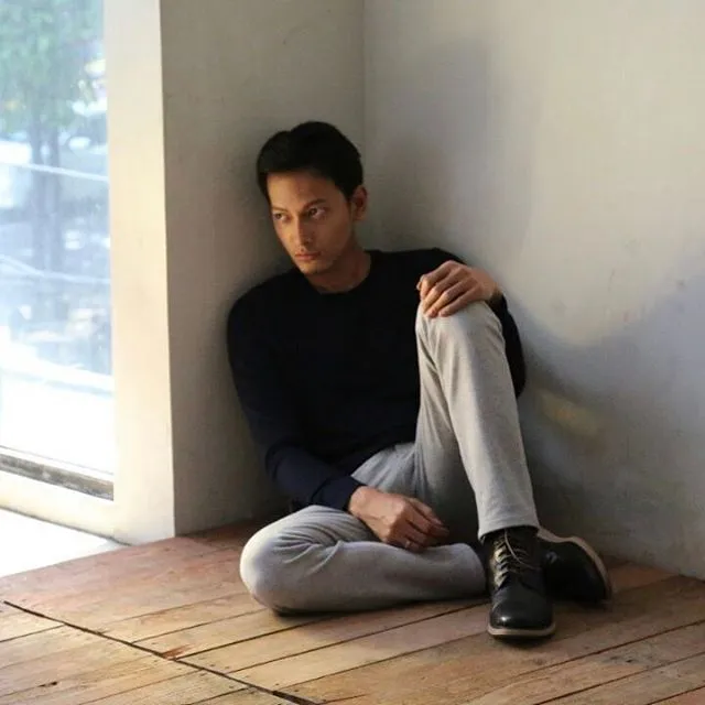 11 Cowok yang Bikin Hati Cewek Indonesia Kebat-kebit Nggak Karuan. Aduh Mas, Nggak Nahan! 15