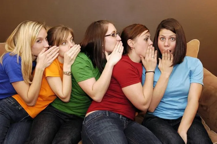 10 Jenis Grup WhatsApp yang Sebaiknya Kamu Tinggalkan. Daripada Bikin Otak Pusing, Ya 'Kan? 11