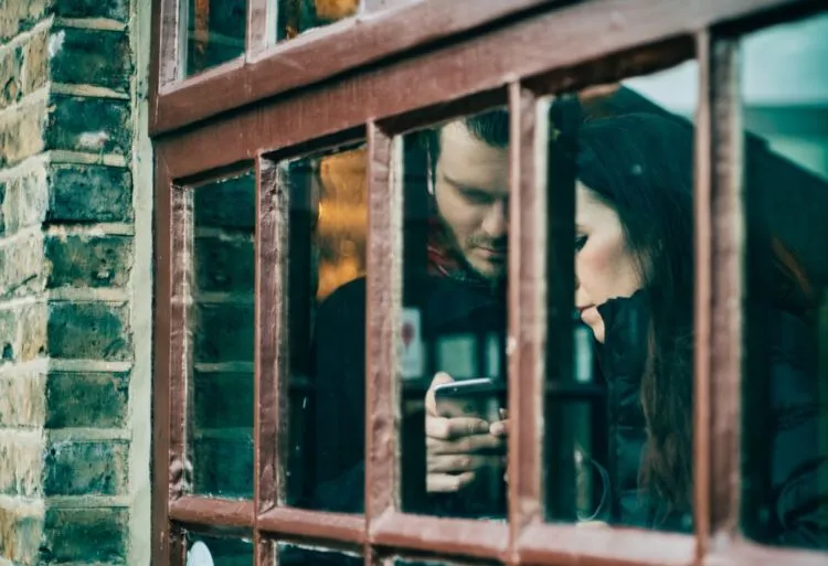 Pertanyaan yang Nggak Perlu Sering Ditanyakan Ke Pasangan, Biar Kamu Tak Dianggap Curigaan 11