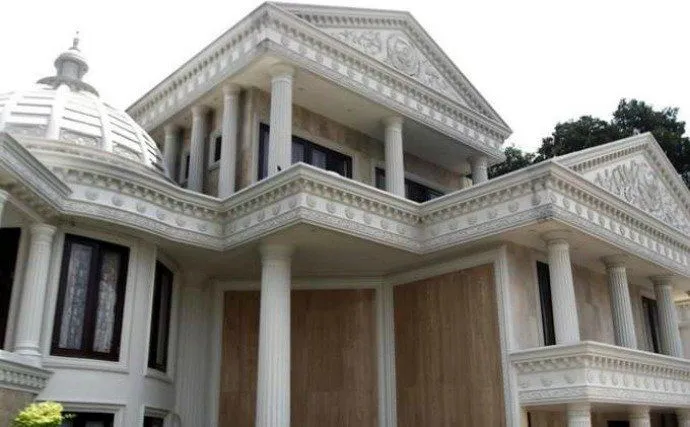 6 Seleb Ini Wajar Bisa Punya Rumah Sebegitu Mewah Bak Istana, Semua Dibangun dengan Keringat 10