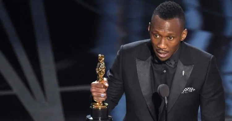 Sejarah Baru Terukir di Oscar, Mahershala Ali Jadi Muslim Pertama yang Berhasil Dapat Piala Emas 4