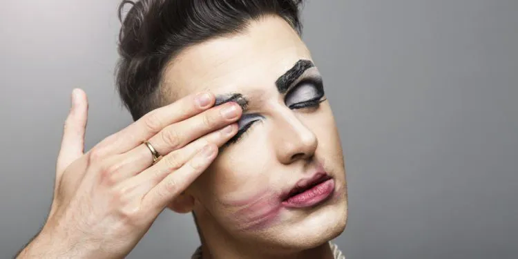 Jadi Artis Instagram dan Teken Kontrak dengan Cosmetic Brand, Selamat Datang di Era Pria Berdandan 8
